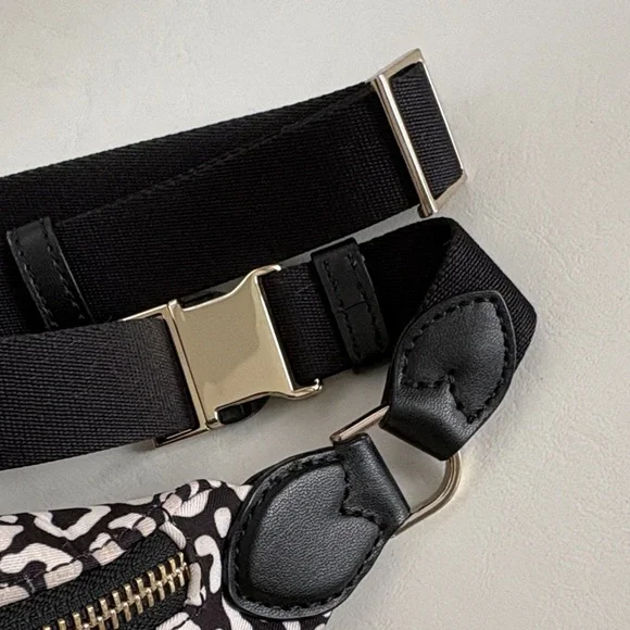 Kate Spade Black and White leopard Print bum bag / pouch - Picture 5 of 10